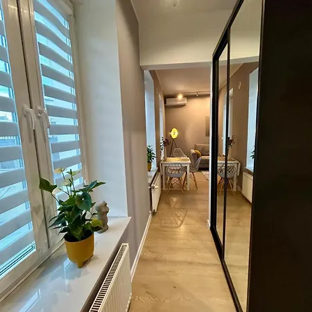 アパート Targowa L6 *